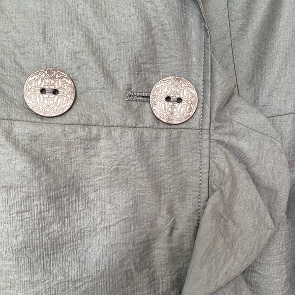 NWOT- Trench coat by Tahari, metallic chestnut colour, size XS. Brand new - Picture 9 of 9